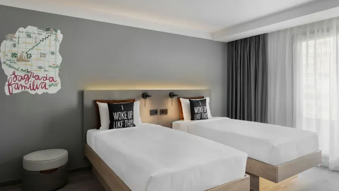 Moxy Twin — Trip.com listing photograph